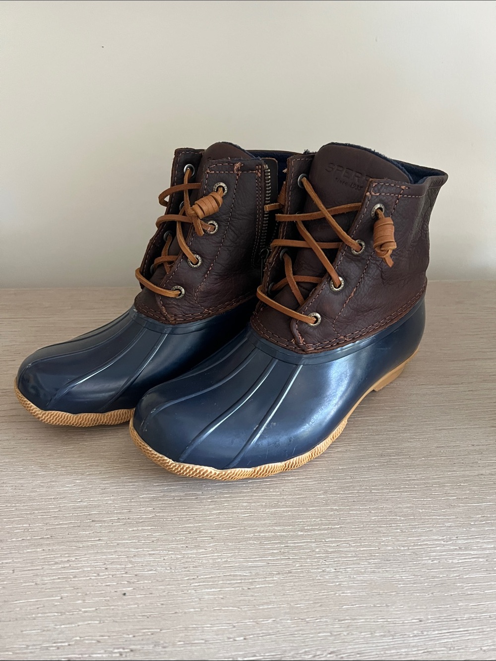 Women’s Sperry saltwater seasonal duck boot rain, boots size 6, navy and brown